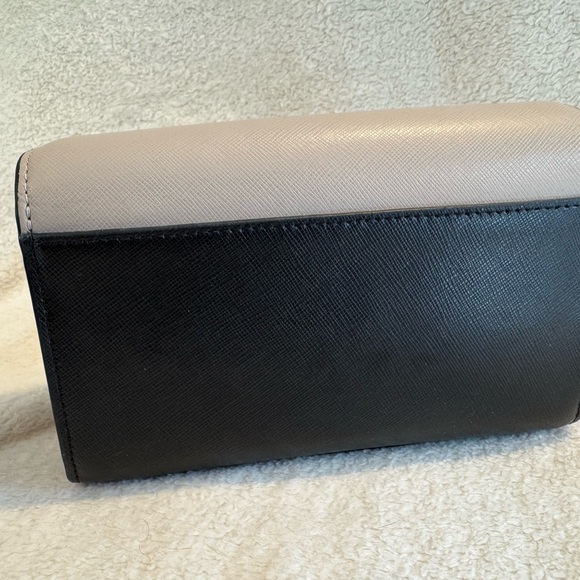 Kate Spade Tan and Black Clutch with strap NWT - Picture 2 of 4